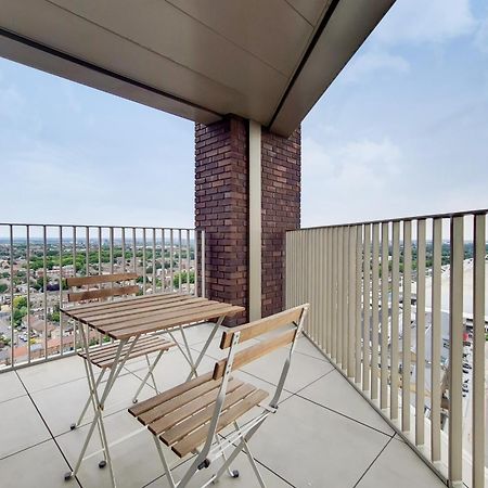 Deluxe Three Bedroom Apartment By London Excel Stays Екстер'єр фото