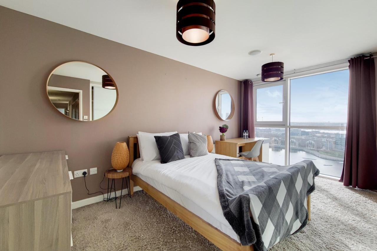 Deluxe Three Bedroom Apartment By London Excel Stays Екстер'єр фото