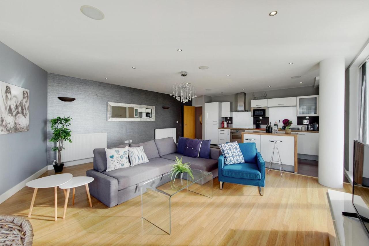 Deluxe Three Bedroom Apartment By London Excel Stays Екстер'єр фото